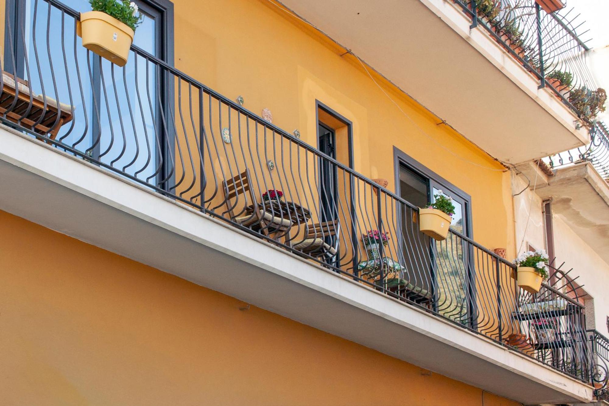 La Casa Gialla Taormina Exterior photo